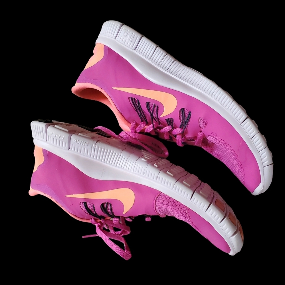 Nike free Pink and Peach Womens running shoes. Size 10 US. - Picture 6 of 11